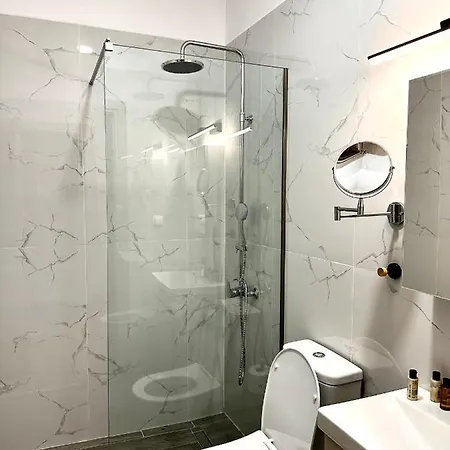 Travelers Luxury Suites, & Apartamento *