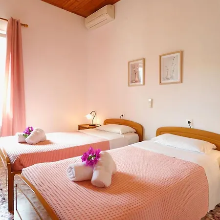 Irena Saint Stephanos Apartment *