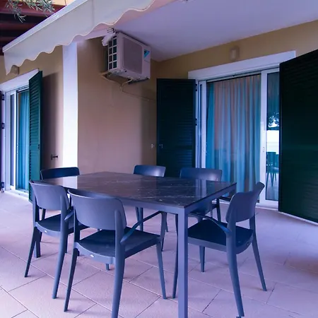 Seaside Garden Antonio 50 Apartment