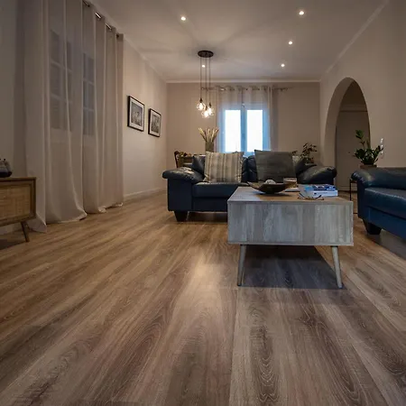 Ferienhaus Agrikia House *