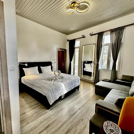 Apartamento Travelers Luxury Suites, & *
