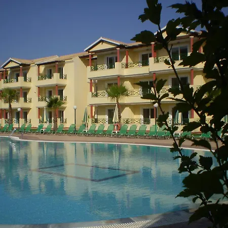 Aparthotel Damia Apts 2*