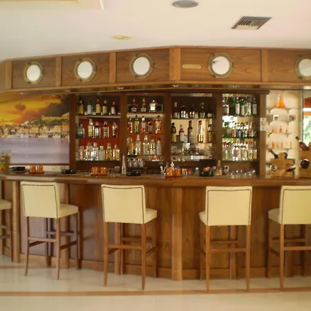 Aparthotel Damia Apts Sidárion
