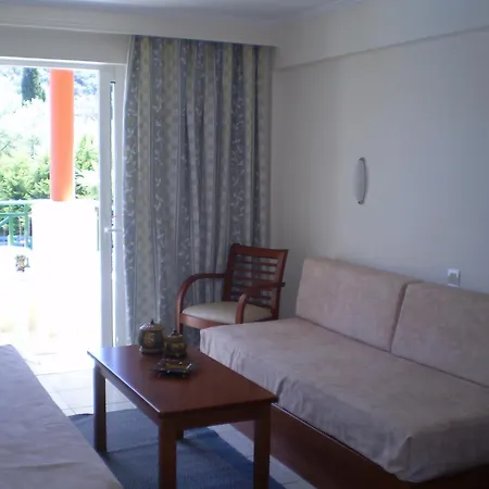 Aparthotel Damia Apts