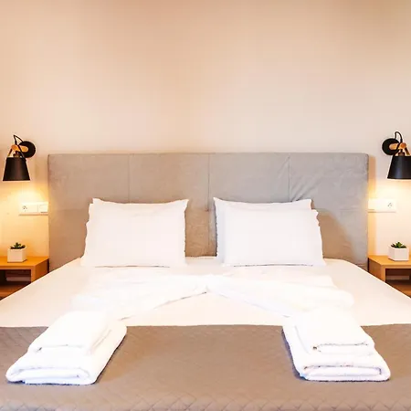 Melador Beachfront Apartment *