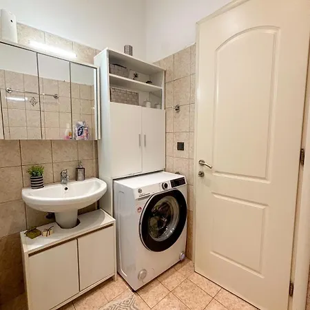 Manoshouse Apartment