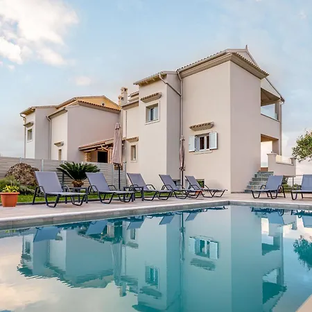 Avra House * Poulades