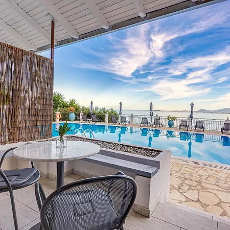 Oceanis Aparthotel 3*