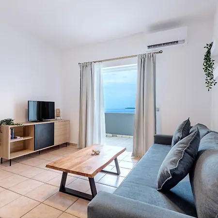 Oceanis Aparthotel 3*
