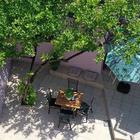 Siora Nina Charming Stone House Near Agios Gordios Holiday home *