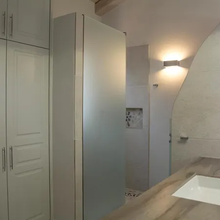 Evas Stone House