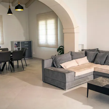 Evas Stone House