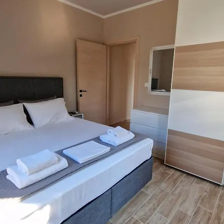 Appartement Efi House *