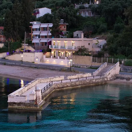 Achillion Bay Holiday home *
