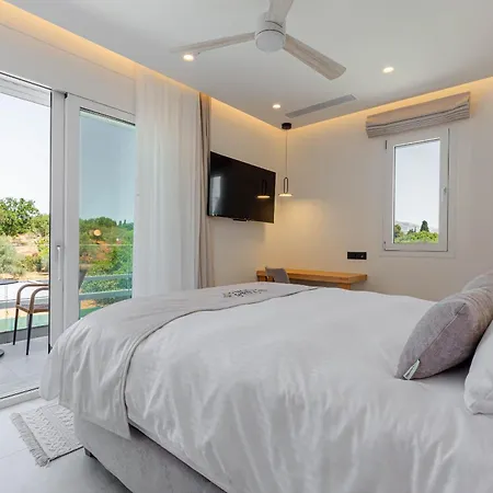 Villa Luxury Rika Corfu- 5 Bedrooms With Pool *