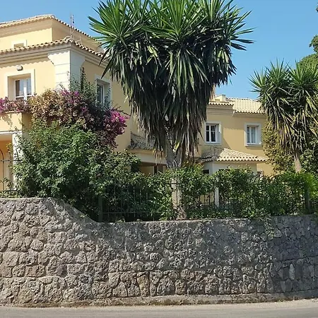 Spacious House Close To And Corfu Town Vakantiehuis Gastouri (Corfu)