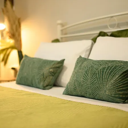 Apartment Petite With Patio At Garitsa! Corfu (city)