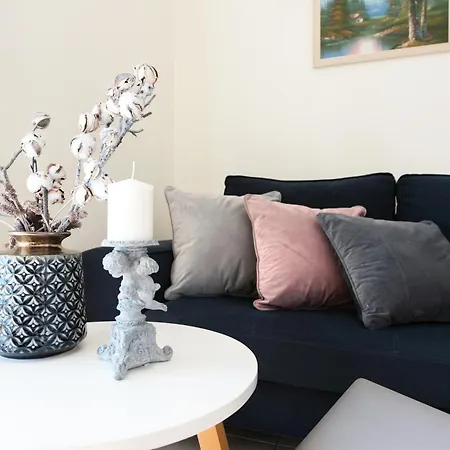 Sea View Apartment *