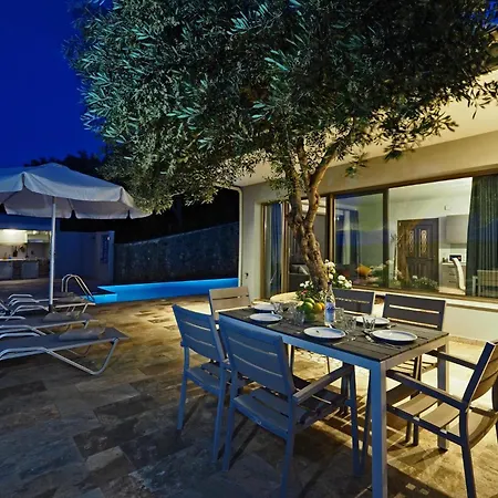 Fundana Villa Liapades