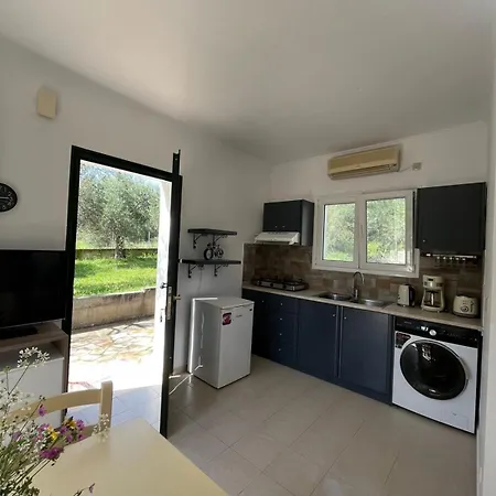 Apartment Kouris Garden View *