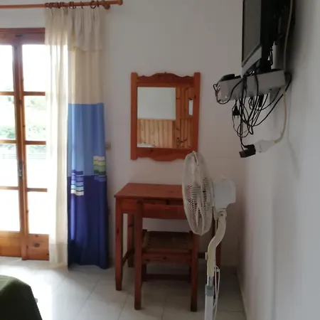 Lakis Apartment *