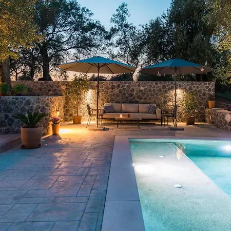 Villa Zervos By Vintage Travel