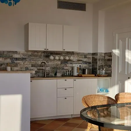 Seabreeze Studio, Stunning Sea And Mountain View