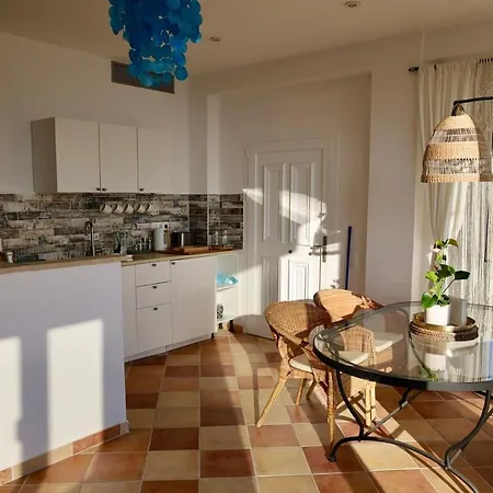 Appartement Seabreeze Studio, Stunning Sea And Mountain View Chlomos