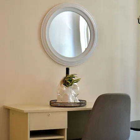 Matty's In Corfu Town Apartment