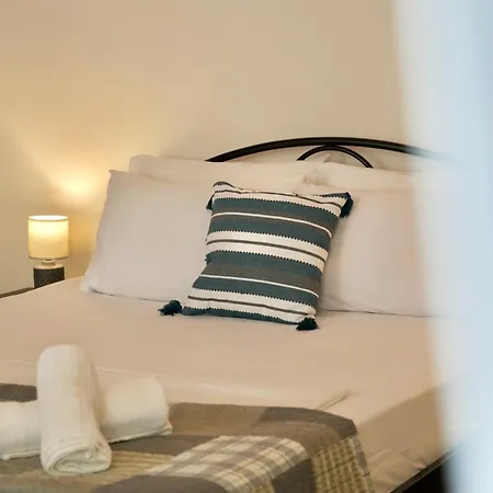 Matty's In Corfu Town Apartment