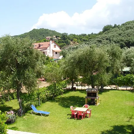 Olga's Garden Apartment