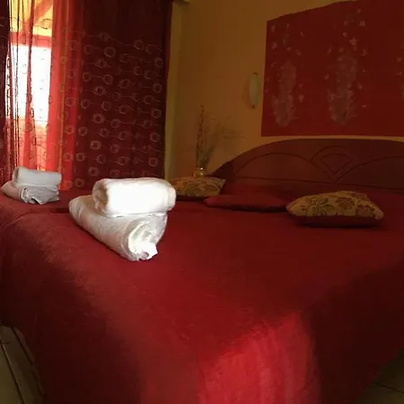 Aparthotel Damia Apts