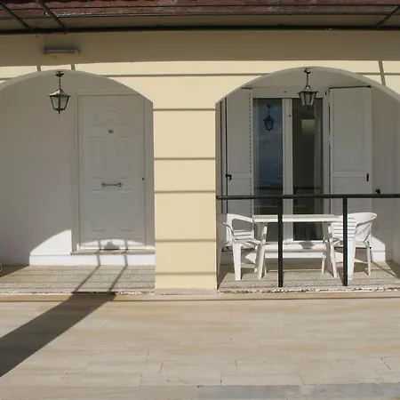 Aparthotel Litharia 2*