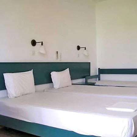 Three Stars Hotel