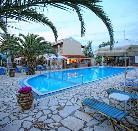 Zefiros Aparthotel 3*