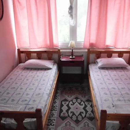 Tom's House Apartment