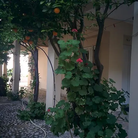 Varagoulis Giannis & Lenas Apartment