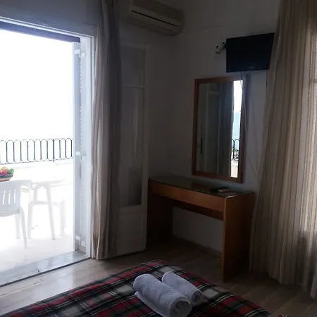 Aparthotel Litharia 2*