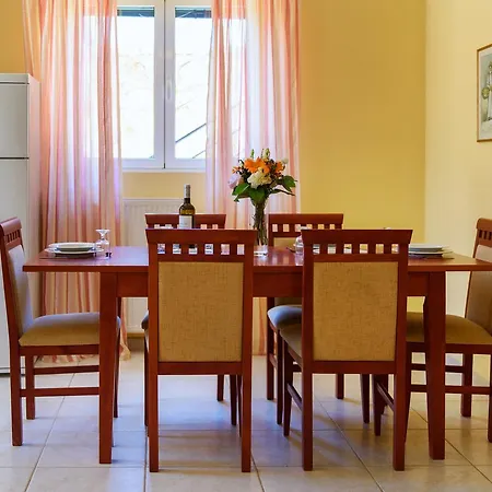 Tesori Villa *