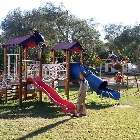 Happy Camp Mobile Homes In Karda Campsite 4*