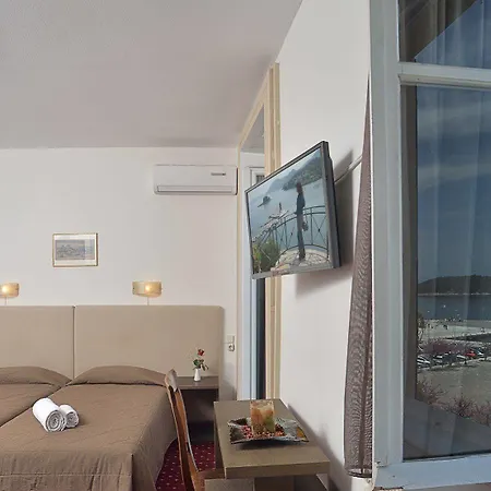 Konstantinoupolis 2* Corfu (city)