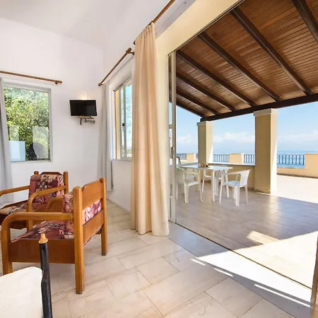 Litharia Aparthotel 2*