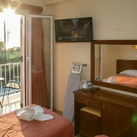 Kouros Aghios Stefanos Apartment *