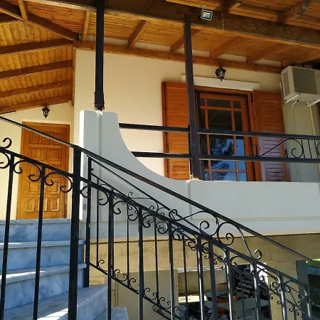 Holiday home Dimitris *