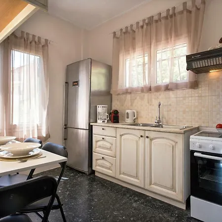 Pame Yianni! 2bd Cozy In Apartment *