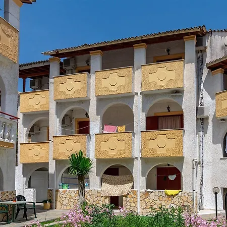 Bella Grecia And Apartment *