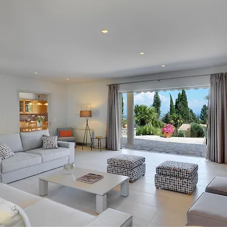 Candela Villa Evropouloi